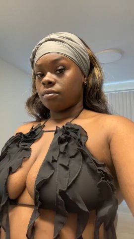Portland Female Escort — Incall, pegging & nuru massages (extra cost) - 1