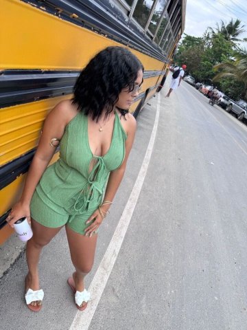 Siskiyou, CA Female Escort — relaxation massage + oral sex & happy ending - 1