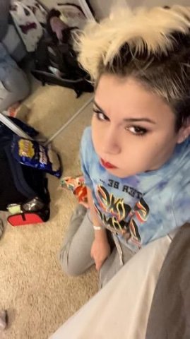 Chatty MILF—texting sessions and play time - 1