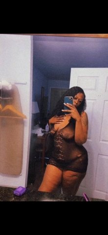 Warner Robins Female Escort — Covered Services, Nails/Feet, 420/Party Friendly - 1