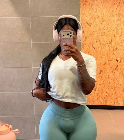 Charleston SC Female Escort — nalgadas grandes con hermosa tetona - 1