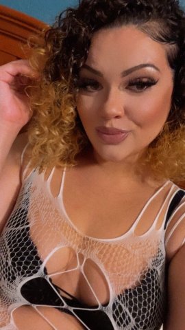 Oakland/East Bay Out-Call Creamy “Barbie” — Curvy Figure, Video Verified - 1