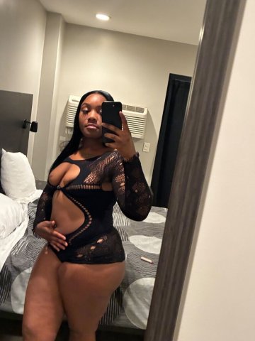 New in Town Chocolate Theme Thick Escort — Baltimore - 1
