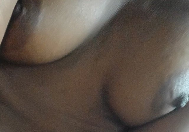Petite freak at 24 — discreet slim-thick escort with chocolate vibes - 1