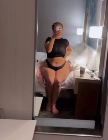 Snow  Birthday Weekend Perfect Pawg — Curvy, big booty, discreet virtual sessions - 1