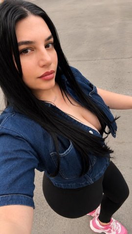 Valeria (30) — Latina escort lista para complacer - 1