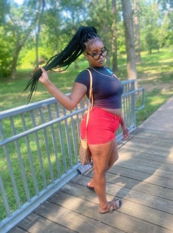 Houston Female Escort — live FaceTime porn watch + body/feet massage - 1