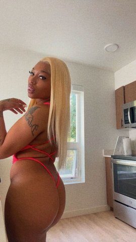 Everett Female Escort — Fetish-Friendly Outcalls & FaceTime Shows - 1