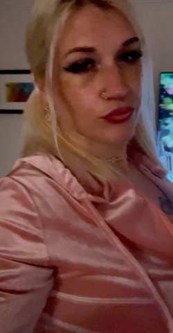 West Palm Beach Female Escort — Live Nude Cam & Fetish Expert - 1