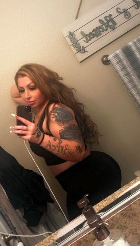Curvy & Athletic Female Escort — Stacy (33) - 1