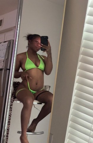 Fort Worth Outcall Female Escort — Petite, Throw It Back - 1