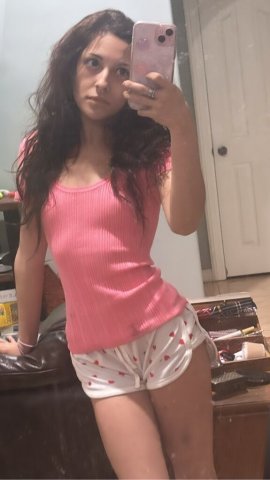 Petite Latina Content & Incalls - 1