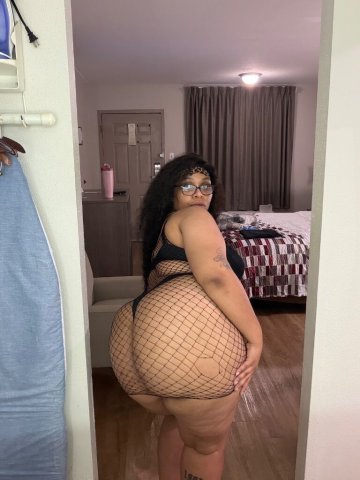 Houston Throat Focus Female Escort (Outcalls Only) — No Bare Services - 1