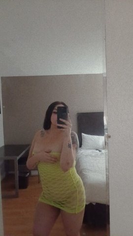 Lafayette Female Escort — discreet throat-focused fun - 1