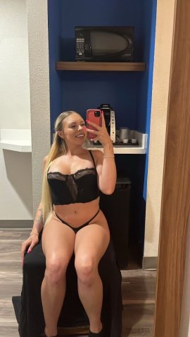 27-Year-Old Blonde Escort in Sioux City, Iowa - 1