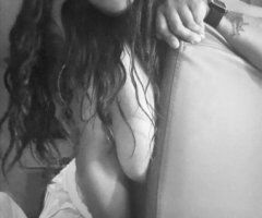 Seattle Independent Discreet Female Escort — In-Call (Car, Late Night) - Image 2
