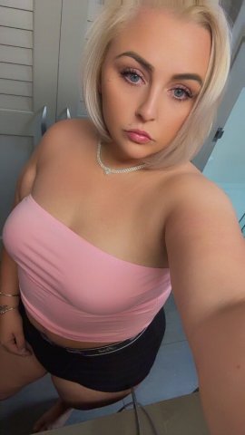 Sandusky Female Escort — feet fetish outcalls only - 1