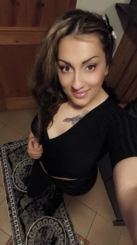 Carmen (25) — In-call, outcall & car dates with massage, 69, GFE, kissing - 1