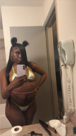 St. Louis MO Female Escort — Incalls & Car Dates (Ms WETTER GIRL) - 1