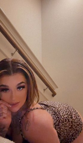 Knoxville TN Female Escort — thick thighs, pretty feet, custom videos - 1