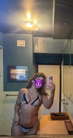 Miami Florida Female Escort for Video Call Confirmation - 1