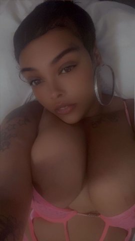 Norfolk VA Female Escort — 1-hour, head or fuck, qv, hh rates - 1