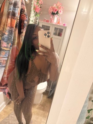 Tucson Female Escort — Belizean curvy companion, discreet vibes - 1