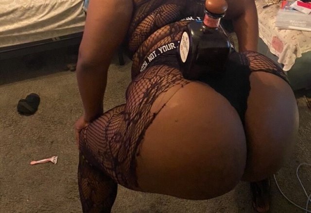 Manhattan Incalls — Tall Thick Escort - 1