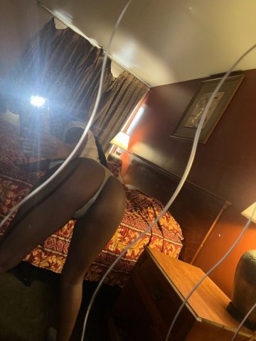 Madison Petite Female Escort — Outcall & Cards Only - 1
