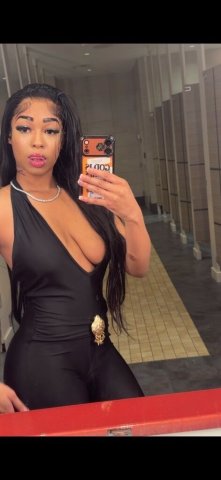 Stockton Female Escort — Outcall & Car Date - 1
