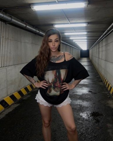 Louisville KY Early Morning Female Escort — Discreet QV - 1
