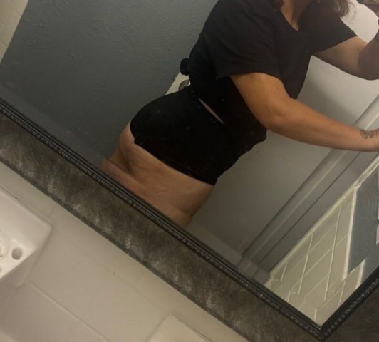 San Antonio Curvy Brunette Female Escort — Daily Specials for Incalls - 1