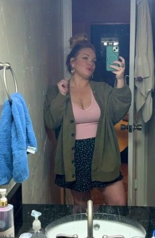 Mansfield, Ohio 42 Y/O Independent Female Escort — Incall or Outcall (Car/Host) - 1