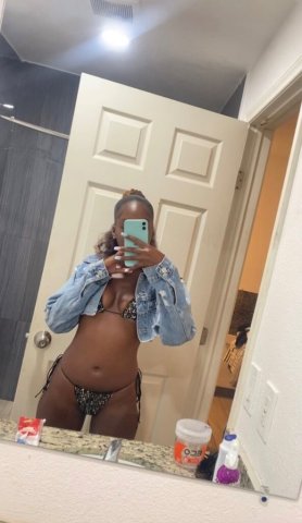 San Diego CA In-Call & Outcall — Chocolate-Themed Creamy Delight - 1