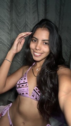 Joven latina (Venezuela) 20–24 en Sarasota/Bradenton - 1