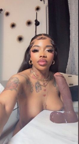 White Men Only Female Escort (No QV) — FaceTime & Incalls - 1