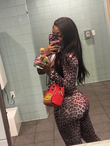Outcalls & Incalls (No Car Dates) — DC Female Escort - 1