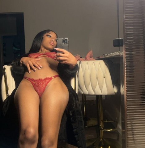 Sweet, Petite Milwaukee Female Escort — Discreet 1of1 Experience - 1