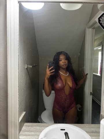Atlanta Discreet Female Escort — 5'2" - 1