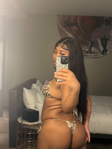 Bad Becca — Blasian Female Escort in Los Angeles - 1