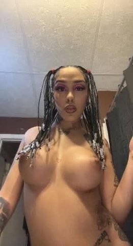 Aliza Queen (27) — Fun Girl Seeking Good Vibes - 1