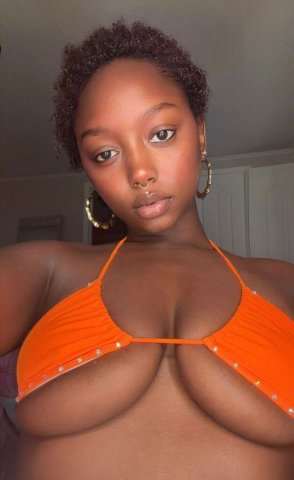 Indianapolis Outcall Female Escort — Short Hair Barbie - 1