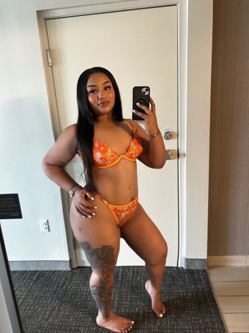 El Paso Airport Incall — Thick Filipina Dreamgirl (Femdom) - 1