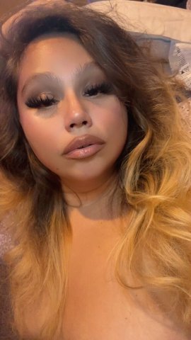 Alexis (25) — Upscale BBW, gold-silk slippery sensual sessions - 1
