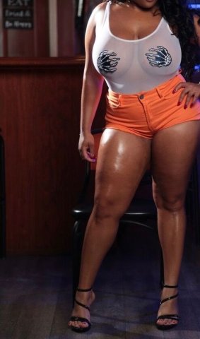 Curvy Ebony Escort in Harrison (Mature Men Only) - 1
