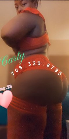 Detroit Female Escort — Date prep, social media shoutouts - 1