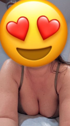 Manhattan Discreet Female Escort — No Nude Video Calls - 1