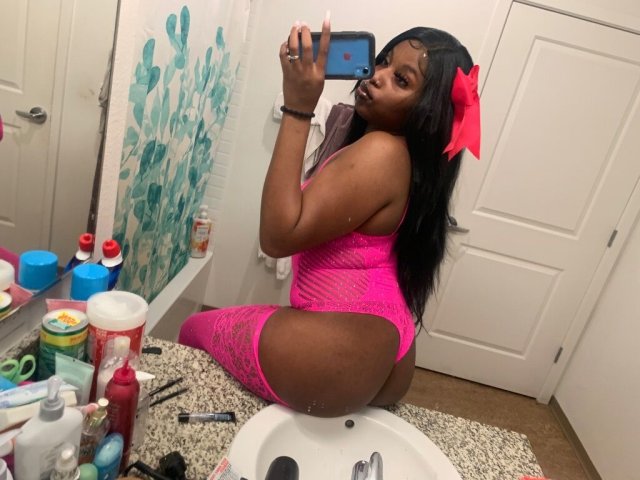 Sacramento Discreet Female Escort — Throat Goat & Full Service - 1