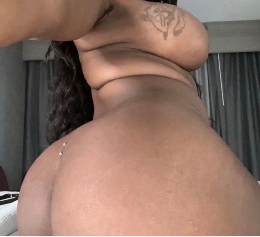 Norfolk VA Pleasure-Focused Petite Female Escort - 1