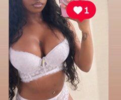 Norfolk VA Pleasure-Focused Petite Female Escort - Image 2